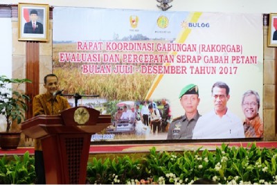 KEMENTAN BERSAMA BULOG DAN TNI, GELAR RAKOR AKSELERASI SERAP GABAH PETANI (SERGAP)