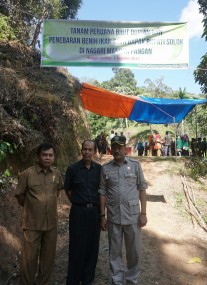 GERAKAN TANAM SERENTAK DAN PENEBARAN BENIH IKAN DI NAGARI MANDIRI PANGAN KAB. SOLOK